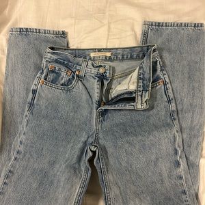 LEVIS LOW PRO STRAIGHT JEANS